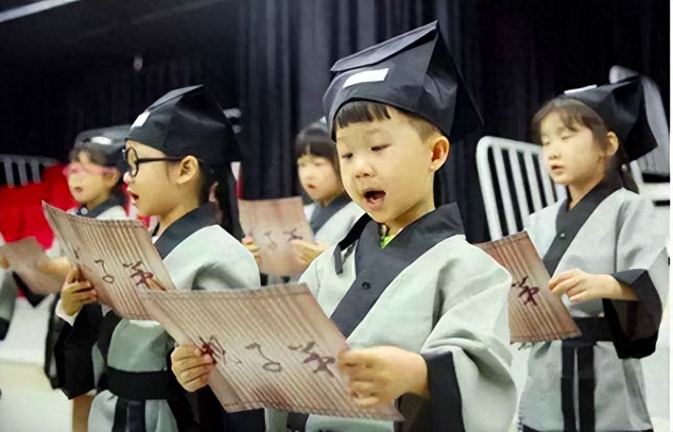 国学启蒙书系列_国学启蒙宝宝书本图片_宝宝的一本国学启蒙书